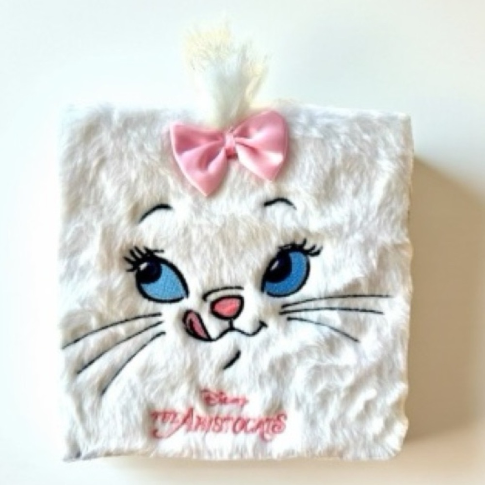Disney Marie Aristocats Eyeshadow 15 Shades Large Palette